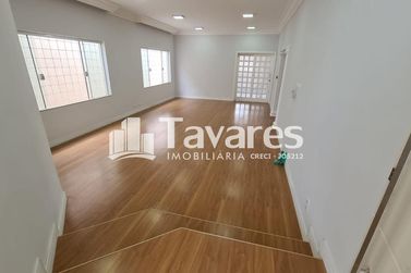 Casa &agrave; venda - 380m&sup2; - Zona I