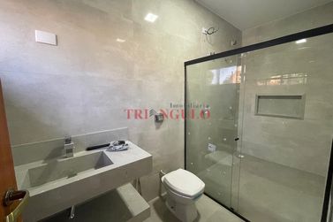 Casa para alugar - 277m&sup2; - ZONA I-A
