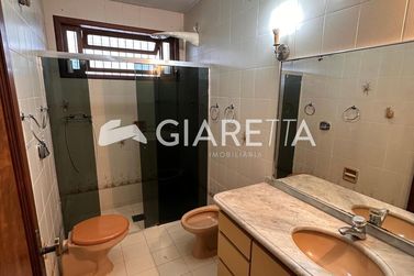 Casa &agrave; venda - 300m&sup2; - CENTRO