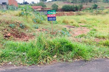 Terreno &agrave; venda - 250m&sup2; - Parque Irani