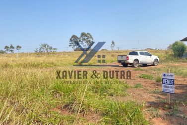 Ch&aacute;cara &agrave; venda - 2500m&sup2; - LOTE N&ordm; 11 -  sendo 31,25m de frente, 80m de lateral, e 31,25m de fundos