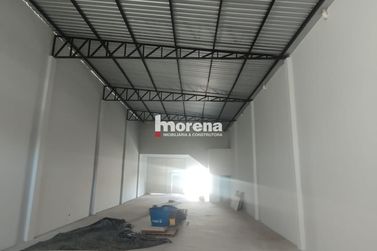 Sal&atilde;o Comercial para alugar - 350m&sup2; - Zona IV
