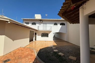 Casa &agrave; venda - 293m&sup2; - Zona Armazem