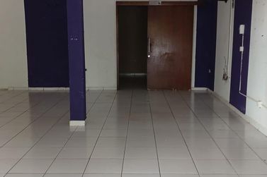 Sal&atilde;o Comercial para alugar - 180m&sup2; - Zona VI
