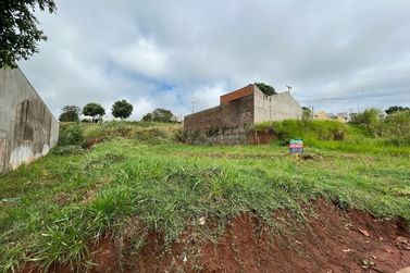 Terreno &agrave; venda - 328m&sup2; - Jardim Canad&aacute; II