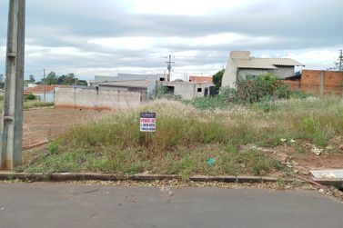 Terreno &agrave; venda - 180m&sup2; - Jardim Pimentel