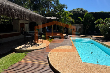 Casa &agrave; venda - 240m&sup2; - Centro