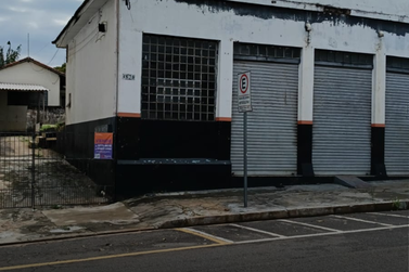 Sal&atilde;o Comercial &agrave; venda - 490m&sup2; - Zona III