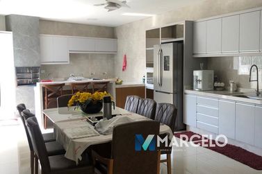 Sobrado &agrave; venda - 280m&sup2; - Zona VI