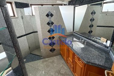 Casa para alugar - 300m&sup2; - ZONA I-A