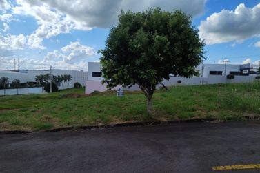 Terreno &agrave; venda - 180m&sup2; - Jardim Interlagos