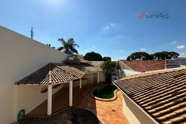 Casa &agrave; venda - 293m&sup2; - Zona Armazem