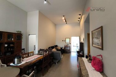 Casa &agrave; venda - 138m&sup2; - Jardim Azal&eacute;ia