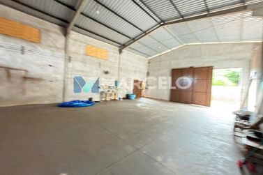 Ch&aacute;cara &agrave; venda - 2800m&sup2; - Zona Rural