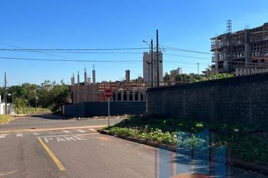 Terreno &agrave; venda - 481m&sup2; - Jardim Europa