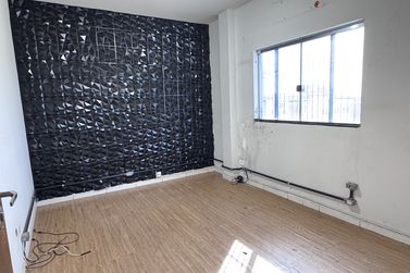 Sal&atilde;o Comercial para alugar - 700m&sup2; - Jardim Janina