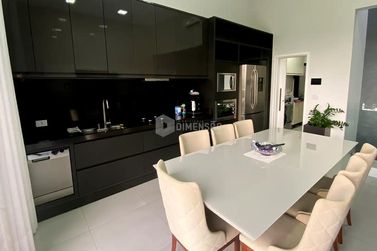 Sobrado &agrave; venda - 181m&sup2; - Jardim Cima