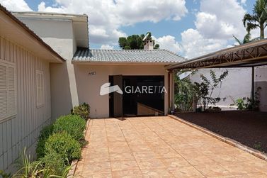 Casa &agrave; venda - 210m&sup2; - CENTRO