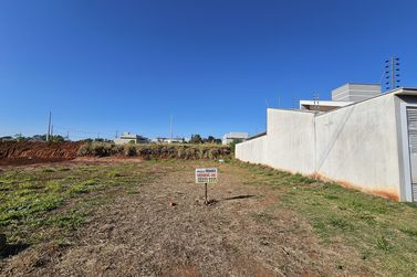 Terreno &agrave; venda - 168m&sup2; - Jardim Aeroporto