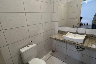 Sal&atilde;o Comercial para alugar - 180m&sup2; - Parque Residencial da G&aacute;vea
