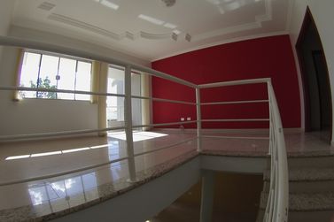 Casa para alugar - 270m&sup2; - JARDIM ALPHAVILE