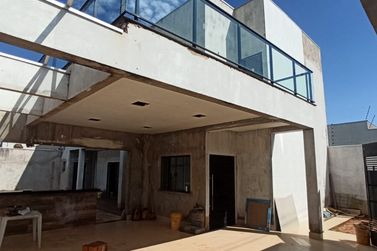 Casa &agrave; venda - 200m&sup2; - Zona VI