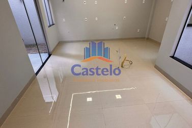 Casa &agrave; venda - 135m&sup2; - ZONA III