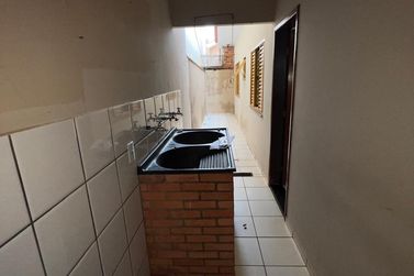 Casa para alugar - 100m&sup2; - Jardim Vitoria Regia