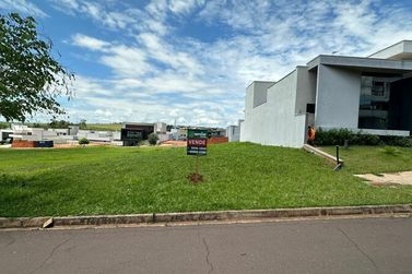 Terreno &agrave; venda - 252m&sup2; - Paysage Essenza Condom&iacute;nio