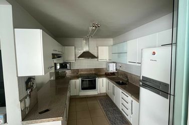 Casa &agrave; venda - 402m&sup2; - Zona I