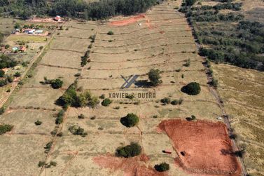 Ch&aacute;cara &agrave; venda - 20m&sup2; - Loteamento de Ch&aacute;caras - Menino Enzo