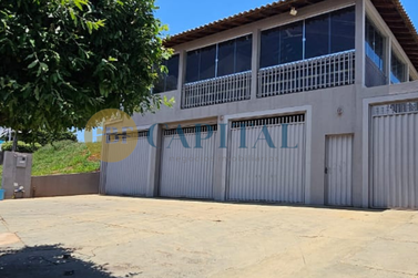 Casa &agrave; venda - 558m&sup2; - Centro
