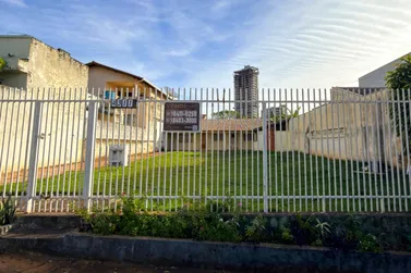 Terreno &agrave; venda - 130m&sup2; - Zona II