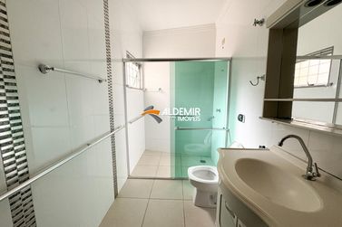 Casa &agrave; venda - 130m&sup2; - Jardim Villa Romana