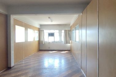 Sal&atilde;o Comercial para alugar - 150m&sup2; - Centro