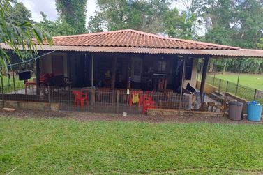 Ch&aacute;cara &agrave; venda - 6400m&sup2; - FUNDOS DO JARDIM PAC&Iacute;FICO