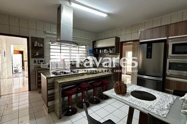 Sobrado &agrave; venda - 196m&sup2; - Zona VII