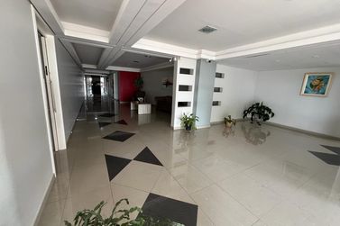 Apartamento &agrave; venda - 182m&sup2; - Centro