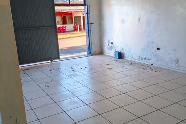 Sal&atilde;o Comercial para alugar - 45m&sup2; - ZONA VI