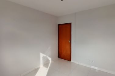 Apartamento para alugar - 68m&sup2; - ZONA III