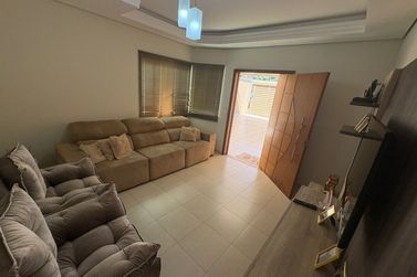 Casa &agrave; venda - 420m&sup2; - JARDIM SUZUKI