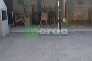 Casa &agrave; venda - 315m&sup2; - Zona I-A