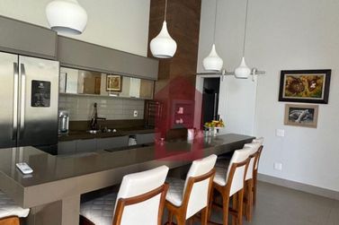 Casa &agrave; venda - 261m&sup2; - Zona II