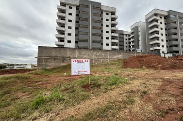 Terreno &agrave; venda - 132m&sup2; - Jardim Arax&aacute;