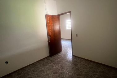 Casa para alugar - 80m&sup2; - Zona VII