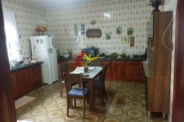Casa &agrave; venda - ZONA I