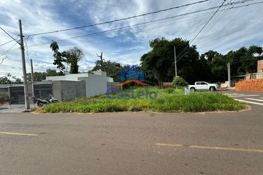 Terreno &agrave; venda - 239m&sup2; - PAQUE PORTUGAL