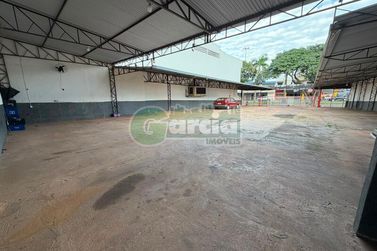 Sal&atilde;o Comercial para alugar - Zona II