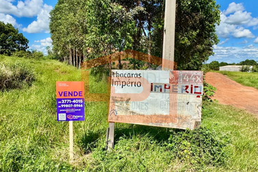 Ch&aacute;cara &agrave; venda - 2001m&sup2; - Zona Rural