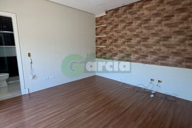 Casa &agrave; venda - 242m&sup2; - ZONA II
